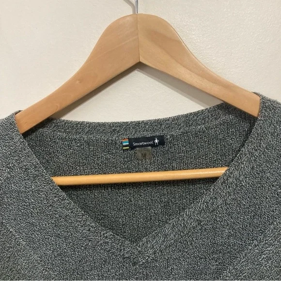 Smartwool Vneck Wool Sweater Size Medium Dark Grey - Picture 4 of 12